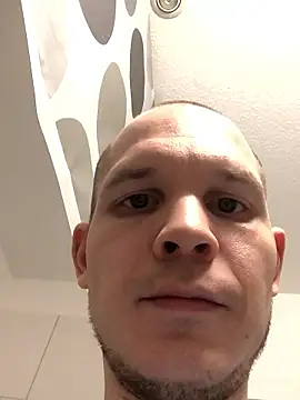 Spielzeugtwink online show from January 2026 10:24:02 PM