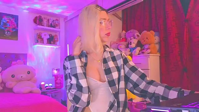 MadamBarbiee online show from November 2025 11:07:02 PM