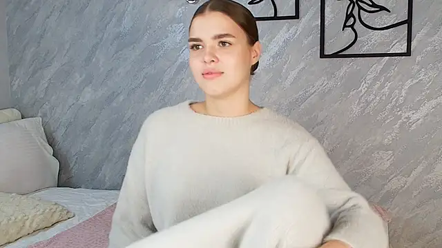 StephaniRoger online show from November 2025 01:32:02 PM