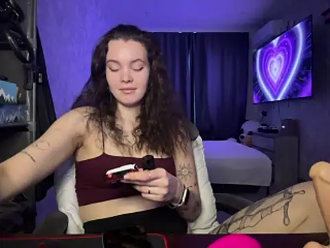 Teresa Yung online show from November 2025 09:08:02 AM