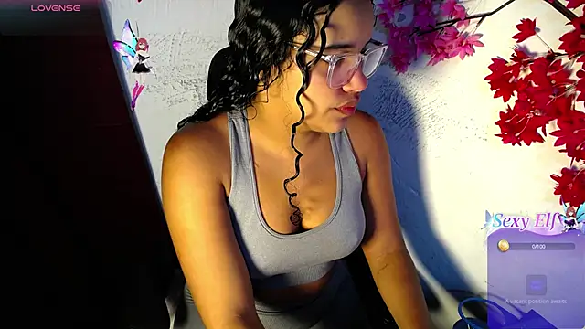 Snapshot of chleo_rosse chatting on June 2026 03:17:01 PM chleo rosse online show from June 2026 03:17:01 PM