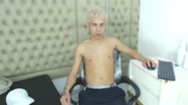 HollmanFronsh online show from December 2025 03:00:02 AM