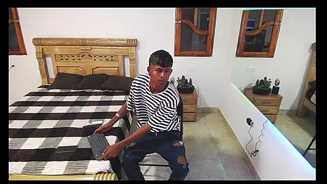 black boy22  online show from November 2025 02:44:02 AM