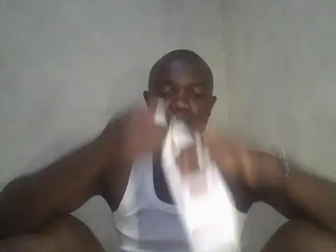 UsTwo  online show from December 2025 04:37:02 PM