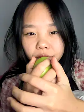 Kiee-lee online show from December 2025 05:18:02 PM