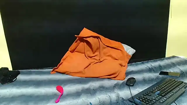 WildHornyTiger18 online show from February 2026 09:48:02 PM