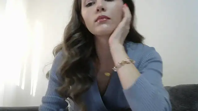 Erii18 online show from December 2025 12:56:01 PM