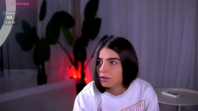 Snapshot of PureEllieX chatting on November 2025 04:37:01 AM PureEllieX online show from November 2025 04:37:01 AM