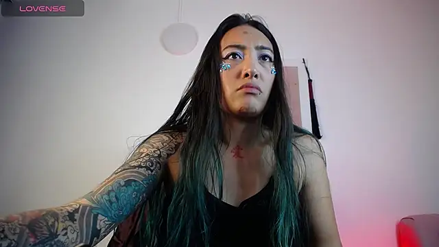 Snapshot of LunaAponte chatting on February 2026 03:01:02 AM LunaAponte online show from February 2026 03:01:02 AM