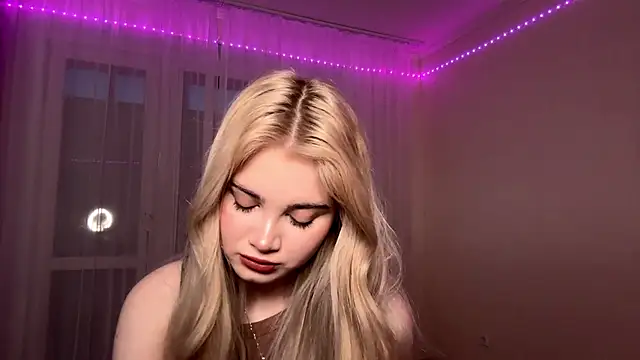 KarissaBoisse online show from November 2025 12:04:01 PM