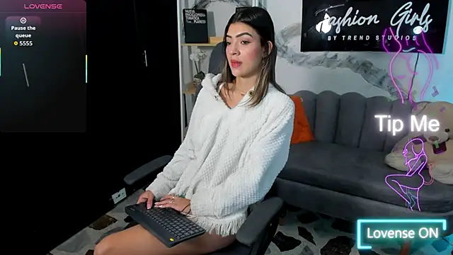 RenataMason online show from December 2025 12:45:02 PM