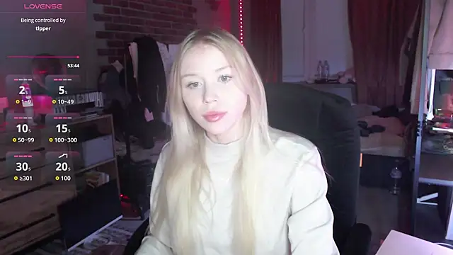 mollydollka online show from November 2025 03:12:02 PM