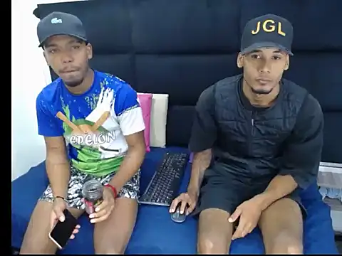 Snapshot of Straight_latinX chatting on November 2025 03:41:01 AM Straight latinX online show from November 2025 03:41:01 AM