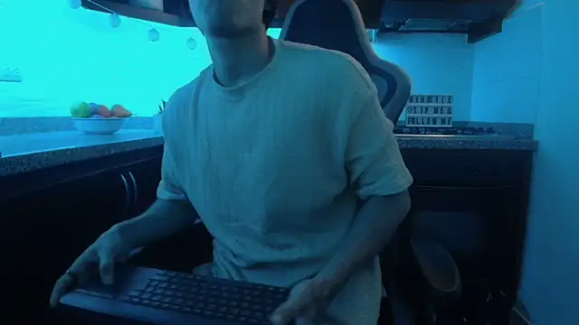 eren jeager online show from January 2026 05:07:01 PM