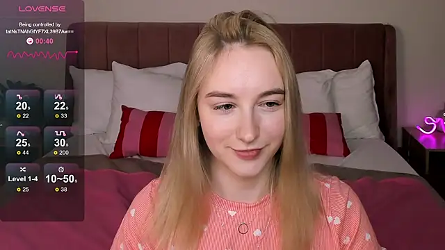 Snapshot of Shy_Polly chatting on May 2026 11:34:04 PM Shy Polly online show from May 2026 11:34:04 PM