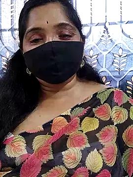 Snapshot of Soni-queen chatting on November 2025 07:07:01 AM Soni-queen online show from November 2025 07:07:01 AM