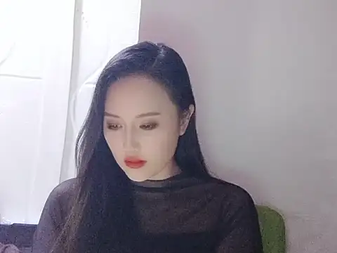 A-Emilyy online show from November 2025 01:47:02 PM