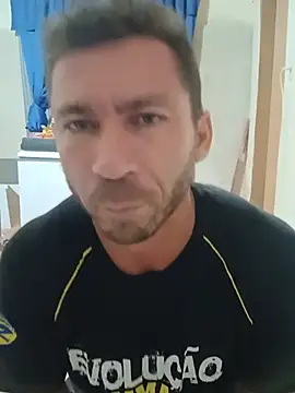 Snapshot of RobertoLuiz84 chatting on May 2026 02:20:02 AM RobertoLuiz84 online show from May 2026 02:20:02 AM