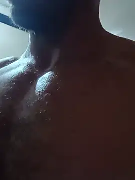 RobertoLuiz84 online show from July 2026 11:22:02 PM