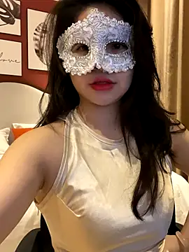 Queen-of-Love online show from December 2025 08:01:01 AM