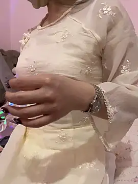 Snapshot of Queen-of-Love chatting on February 2026 05:48:02 AM Queen-of-Love online show from February 2026 05:48:02 AM