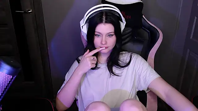 Moon raven online show from January 2026 09:08:01 PM