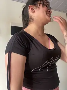 Snapshot of Samantha_VF chatting on December 2025 08:06:02 PM Samantha VF online show from December 2025 08:06:02 PM