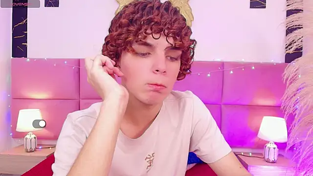 Skyee angel online show from December 2025 07:32:01 PM