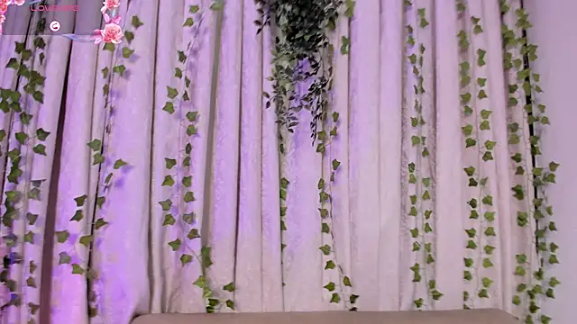 Snapshot of BritneyCortz_ chatting on November 2025 10:32:01 PM BritneyCortz online show from November 2025 10:32:01 PM