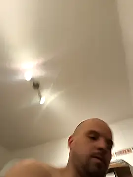 Phoenix2310 online show from February 2026 04:05:02 PM