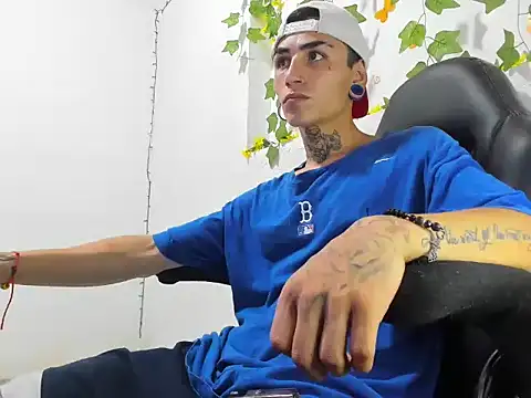 Snapshot of beatandtalk chatting on November 2025 09:37:02 PM beatandtalk online show from November 2025 09:37:02 PM