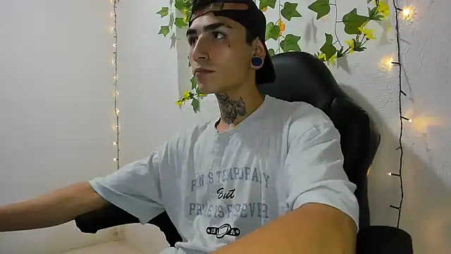 Snapshot of beatandtalk chatting on November 2025 07:55:01 AM beatandtalk online show from November 2025 07:55:01 AM