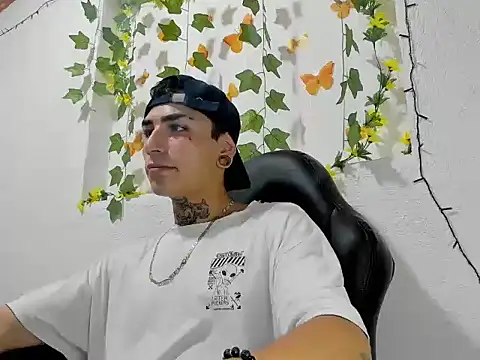 Snapshot of beatandtalk chatting on December 2025 05:19:02 PM beatandtalk online show from December 2025 05:19:02 PM