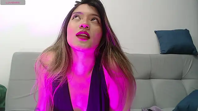 hanna  jones7 online show from December 2025 03:46:02 AM