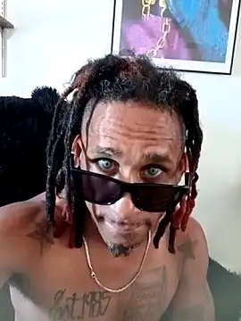 Snapshot of MTheRealrDLlongCrippler chatting on June 2026 10:08:01 PM MTheRealrDLlongCrippler online show from June 2026 10:08:01 PM