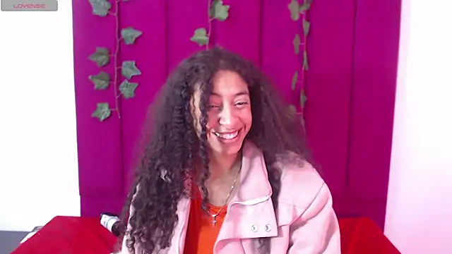 Snapshot of Tinyy_Star chatting on November 2025 05:40:02 AM Tinyy Star online show from November 2025 05:40:02 AM