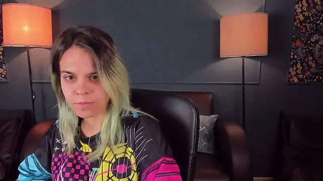 LiraBelle online show from November 2025 04:44:02 AM