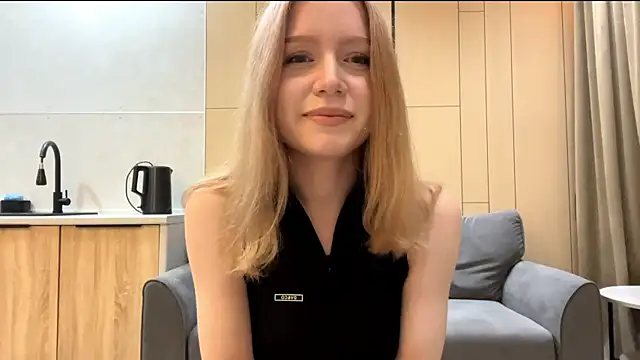 Snapshot of Alice_meow15 chatting on November 2025 08:32:01 PM Alice meow15 online show from November 2025 08:32:01 PM