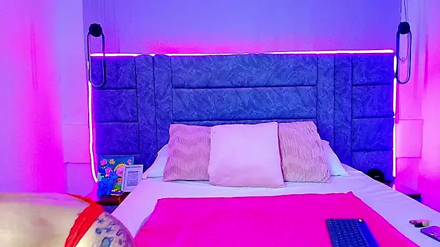 princess deimos   online show from December 2025 06:59:02 PM