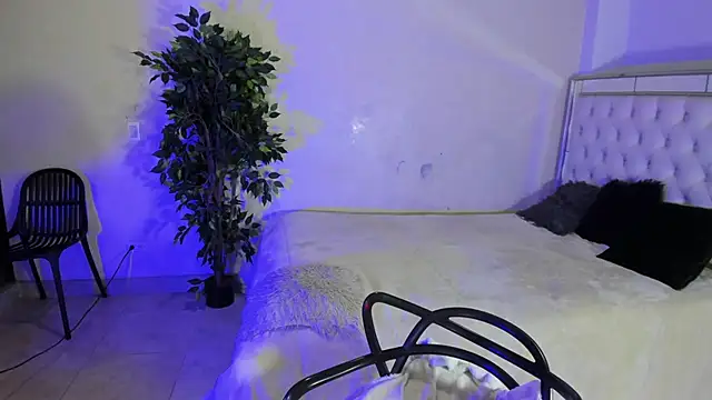 Im Dayros online show from November 2025 07:49:02 PM