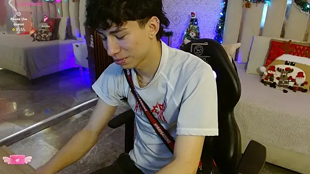 Snapshot of kaelwolf_tay chatting on November 2025 07:26:02 PM kaelwolf tay online show from November 2025 07:26:02 PM