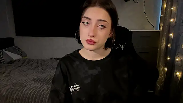 Meowluly online show from February 2026 12:47:02 AM