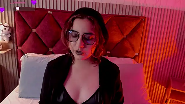 Kiri Velvet online show from April 2026 08:22:01 PM