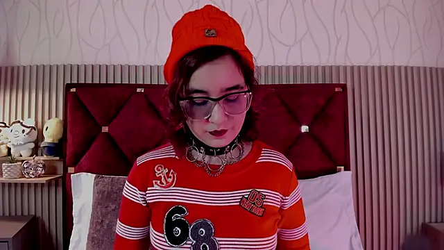 Kiri Velvet online show from May 2026 07:41:02 PM