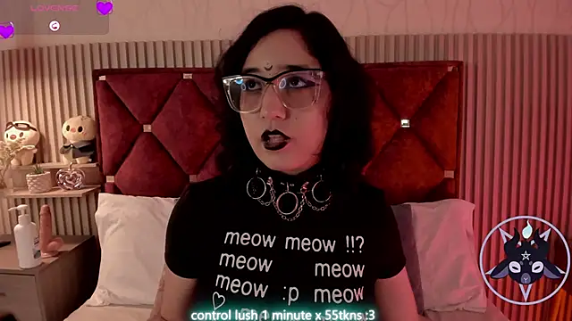 Kiri Velvet online show from May 2026 08:17:01 PM