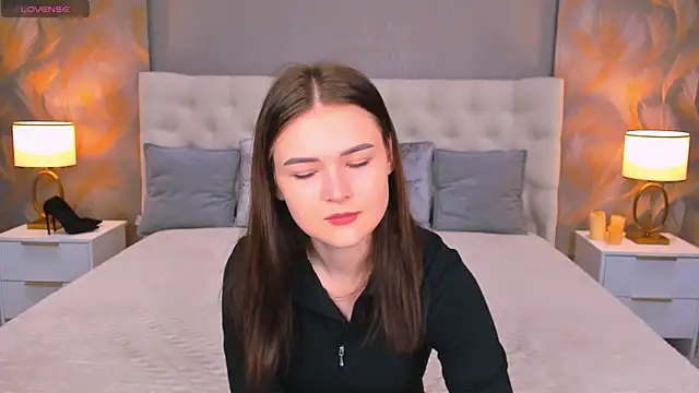 Snapshot of GLORIA_BLOOM chatting on November 2025 08:44:01 PM GLORIA BLOOM online show from November 2025 08:44:01 PM