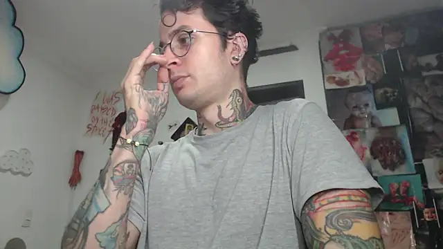 CryBoy13 online show from December 2025 05:45:02 AM