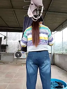 HanniZii online show from December 2025 01:35:01 AM