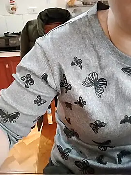 HanniZii online show from December 2025 01:14:01 AM