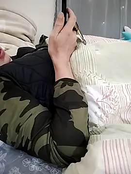 HanniZii online show from February 2026 06:11:02 AM